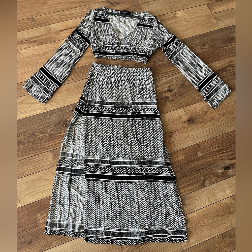 MINKPINK Two-piece Set: Maxi Skirt with Slit & Long Sleeve Top XS